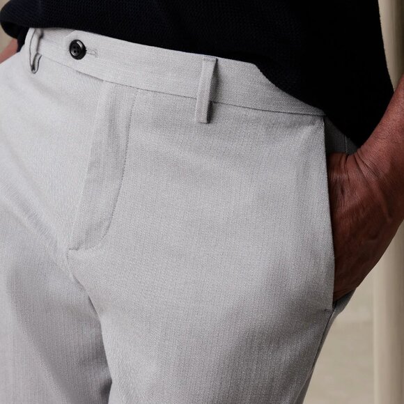 Banana Republic Herringbone Grayson Tapered Pant, Light Gray, 33x30, EUC - Picture 3 of 3
